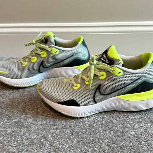 Nike Renew Run Mens Size 10. Like New worn 1 time - Picture 3 of 8